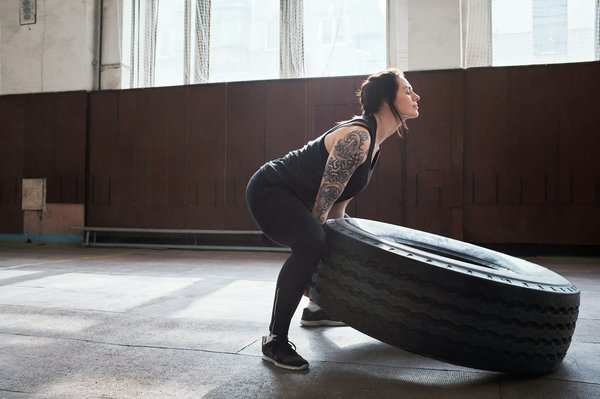 Quels sont les exercices de renforcement musculaire pour les bras sans équipement ?